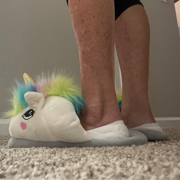 UNICORN Plush Slippers Rainbow Puffy Novelty Smiling Comfy Cozy Cute 7 8 White - Picture 15 of 15